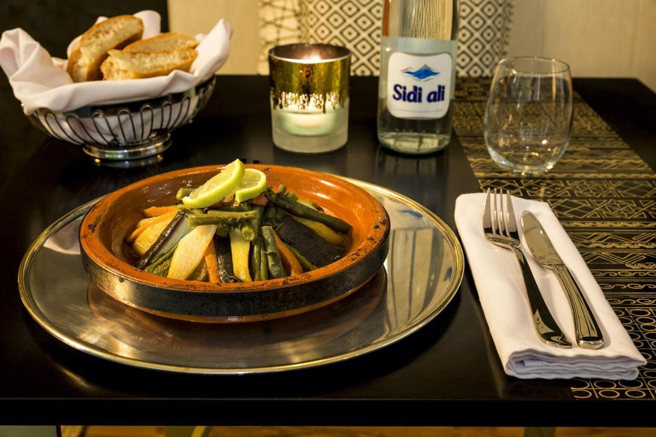 Suite Azur Hotel Essaouira Exterior photo A Moroccan dish of grilled vegetables