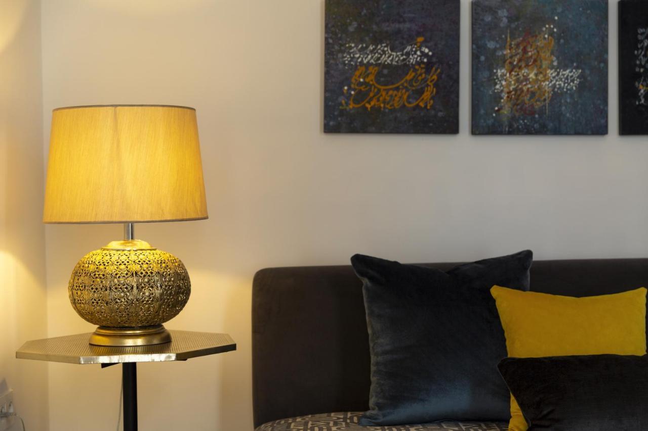Suite Azur Hotel Essaouira Exterior photo A table lamp