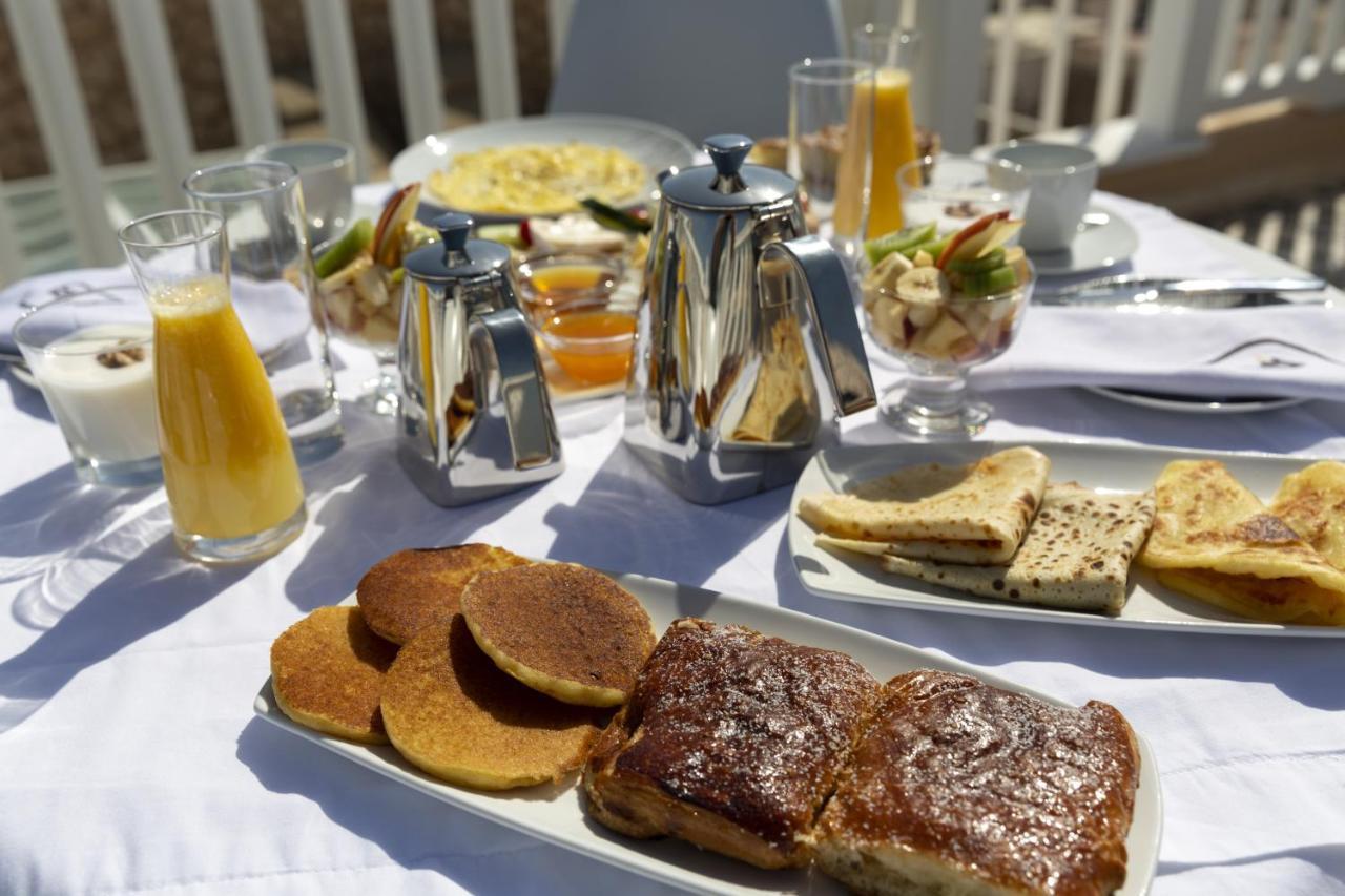 Suite Azur Hotel Essaouira Exterior photo A breakfast buffet